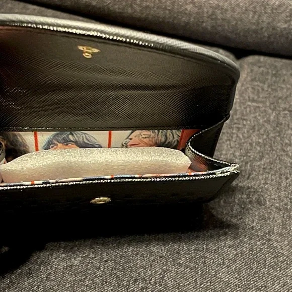 Loungefly The Beatles vinyl record crossbody & wallet - Picture 12 of 12